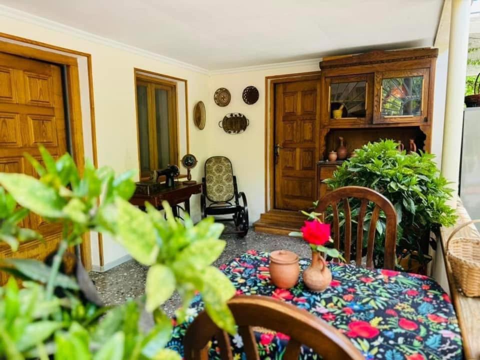 לאגודחי Home Inn-Guesthouse מראה חיצוני תמונה